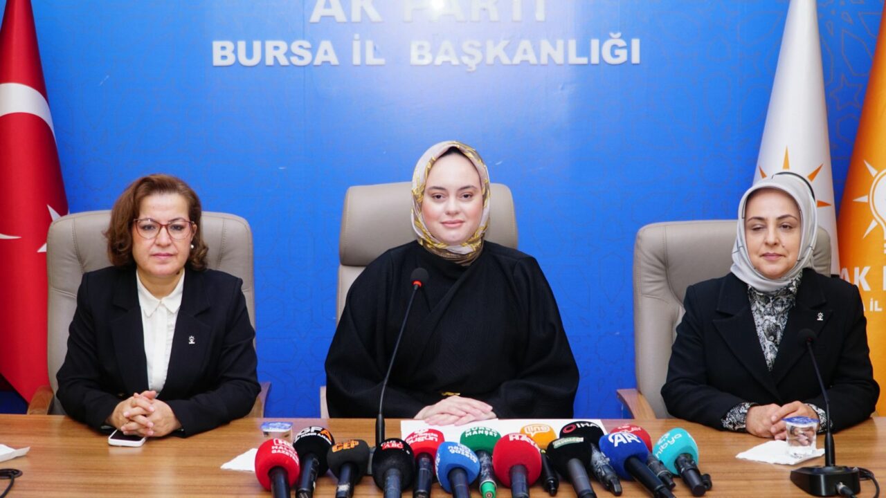 AK Parti Bursa Kadın Kolları’ndan 25 Kasım mesajı: ‘Kadına şiddet insanlık suçudur’ AK Parti Bursa Kadın Kolları’ndan 25 Kasım mesajı: ‘Kadına şiddet insanlık suçudur’