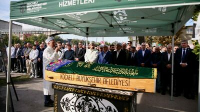 Fabrikadaki yangında hayatını kaybedenlere gözyaşlarıyla veda