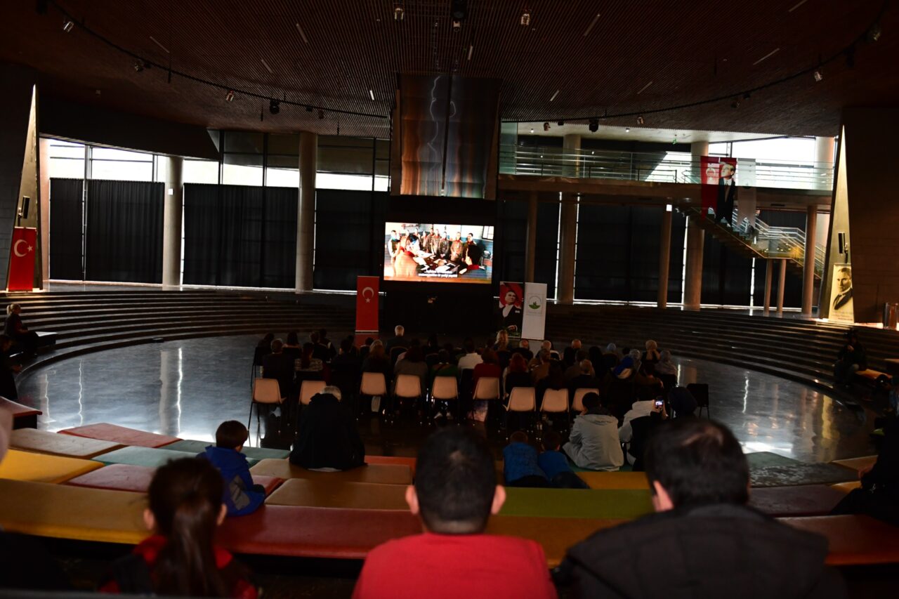 Bursa Osmangazi’de Atatürk Sevgisi perdeye yansıdı