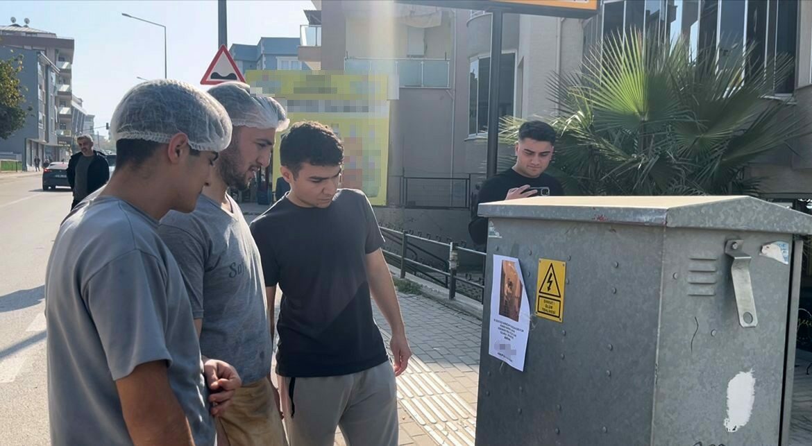 Bursa’da ortalığı karıştıran afişler Bursa’da ortalığı karıştıran afişler