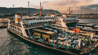 Bursaspor taraftarı Gebze’ye denizden çıkarma yaptı!