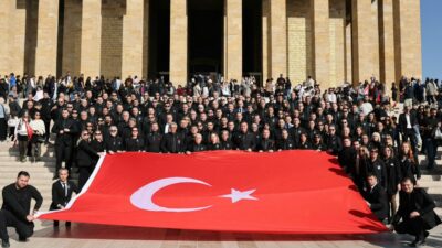 Başkan Bozbey ve Bursa Büyükşehir’den Anıtkabir’e ziyaret