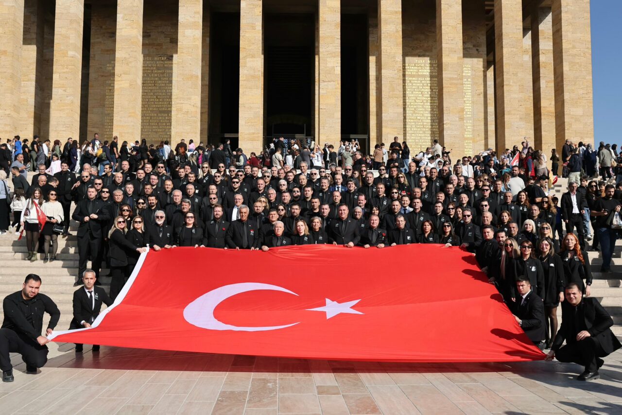 Başkan Bozbey ve Bursa Büyükşehir’den Anıtkabir’e ziyaret