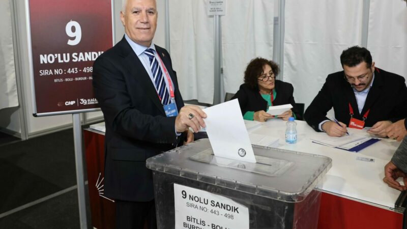 Bursa Büyükşehir Belediye Başkanı Bozbey’den Özgür Özel’e kutlama mesajı