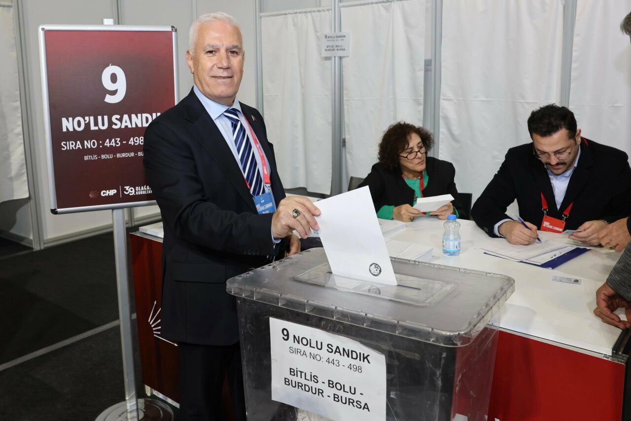 Bursa Büyükşehir Belediye Başkanı Bozbey’den Özgür Özel’e kutlama mesajı