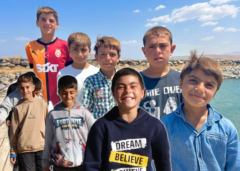 Yazın sarı, kışın siyah saçlılar: Van Gölü’nün çocukları yeniden Icardi gibi olmayı bekliyor Yazın sarı, kışın siyah saçlılar: Van Gölü’nün çocukları yeniden Icardi gibi olmayı bekliyor