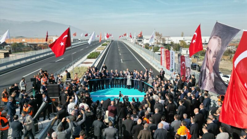 Bursa-Ankara yolunu çok rahatlatan proje! Bakan Uraloğlu açılışını yaptı… İnegöl'deki Ağaç İşleri Sanayi Kavşağı, Ulaştırma ve Altyapı Bakanı Abdulkadir