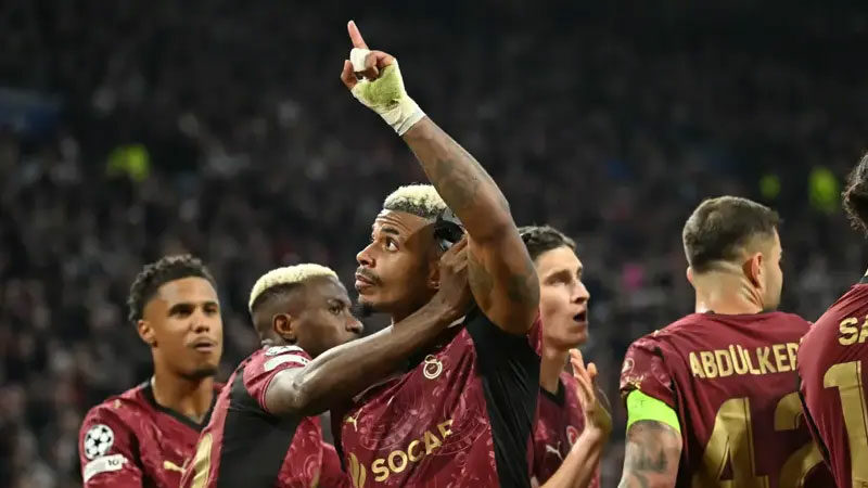Galatasaray’dan Türk futbol tarihinde bir ilk UEFA Şampiyonlar Ligi'nde Ajax'ı mağlup eden Galatasaray, Hollanda ekibini deplasmanda