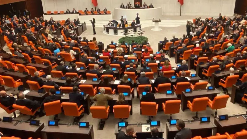 Özgür Özel dahil 11 vekilin dokunulmazlık dosyası Meclis’te