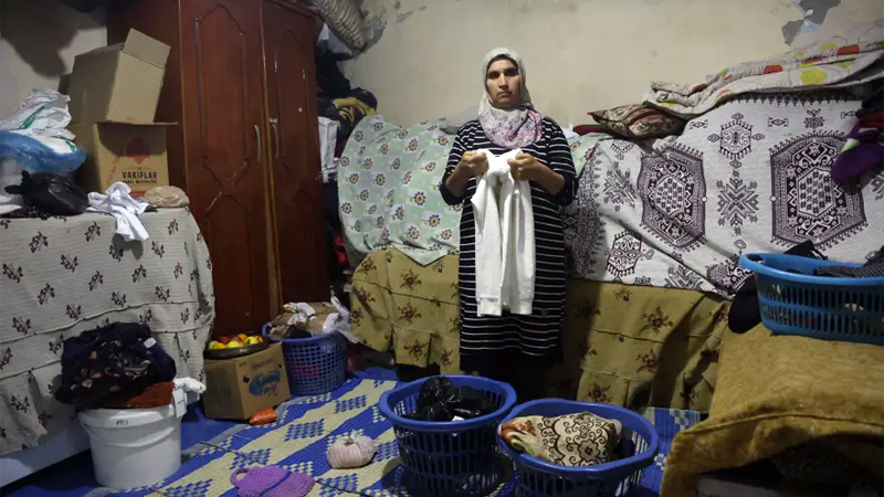 Tek odalı evde yaşam mücadelesi Tek odalı evde yaşam mücadelesi