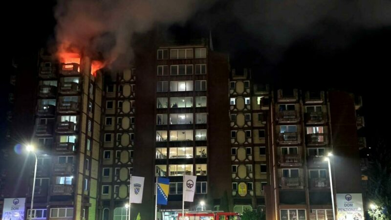 Huzurevinde yangın faciası: Çok sayıda kişi hayatını kaybetti Bosna Hersek'in Tuzla şehrinde bir huzurevinde çıkan yangında çok sayıda