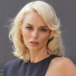 Ünlü oyuncudan aşk pozu!