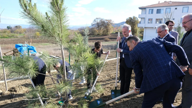Bursa İnegöllü gençlerden örnek davranış Yaşanan orman yangınları sonrası duyarlılık göstererek bir tavır ortaya koymak
