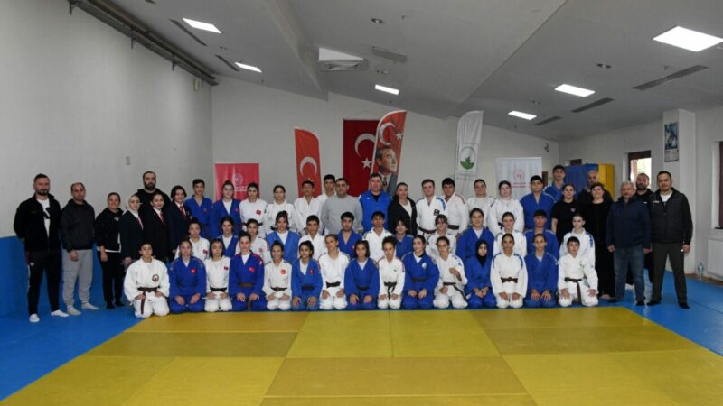 Osmangazi Belediyespor Judo Takımı sporcuları, Bursa Gençlik ve Spor İl