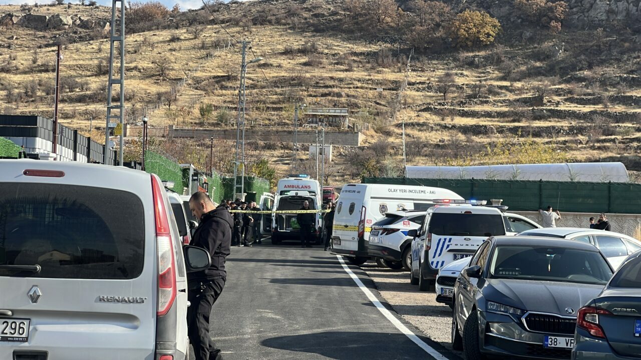 Kayınvalidesini öldürüp intihar girişiminde bulundu Kayınvalidesini öldürüp intihar girişiminde bulundu