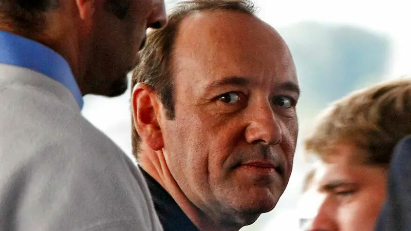 Dünyaca ünlü aktör evsiz kaldı Cinsel taciz suçlamaları sonrası mali çöküş yaşayan oyuncu Kevin Spacey,
