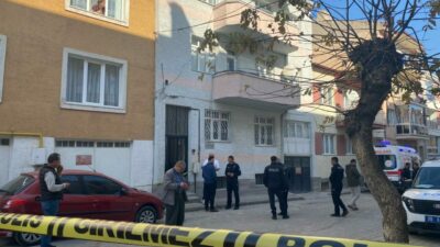 Korkunç olay! Boğazında bıçak yarası…