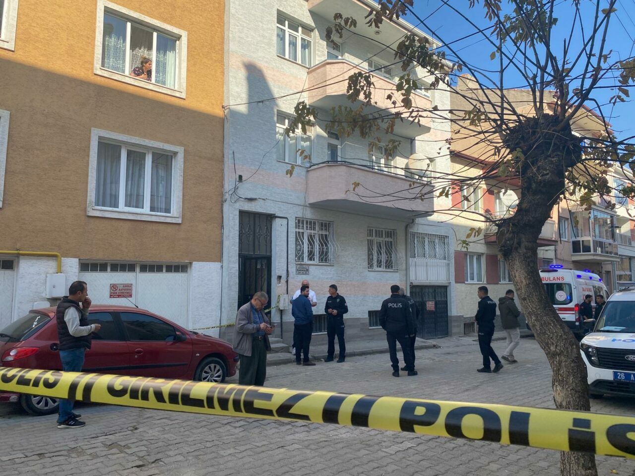 Korkunç olay! Boğazında bıçak yarası… Korkunç olay! Boğazında bıçak yarası…