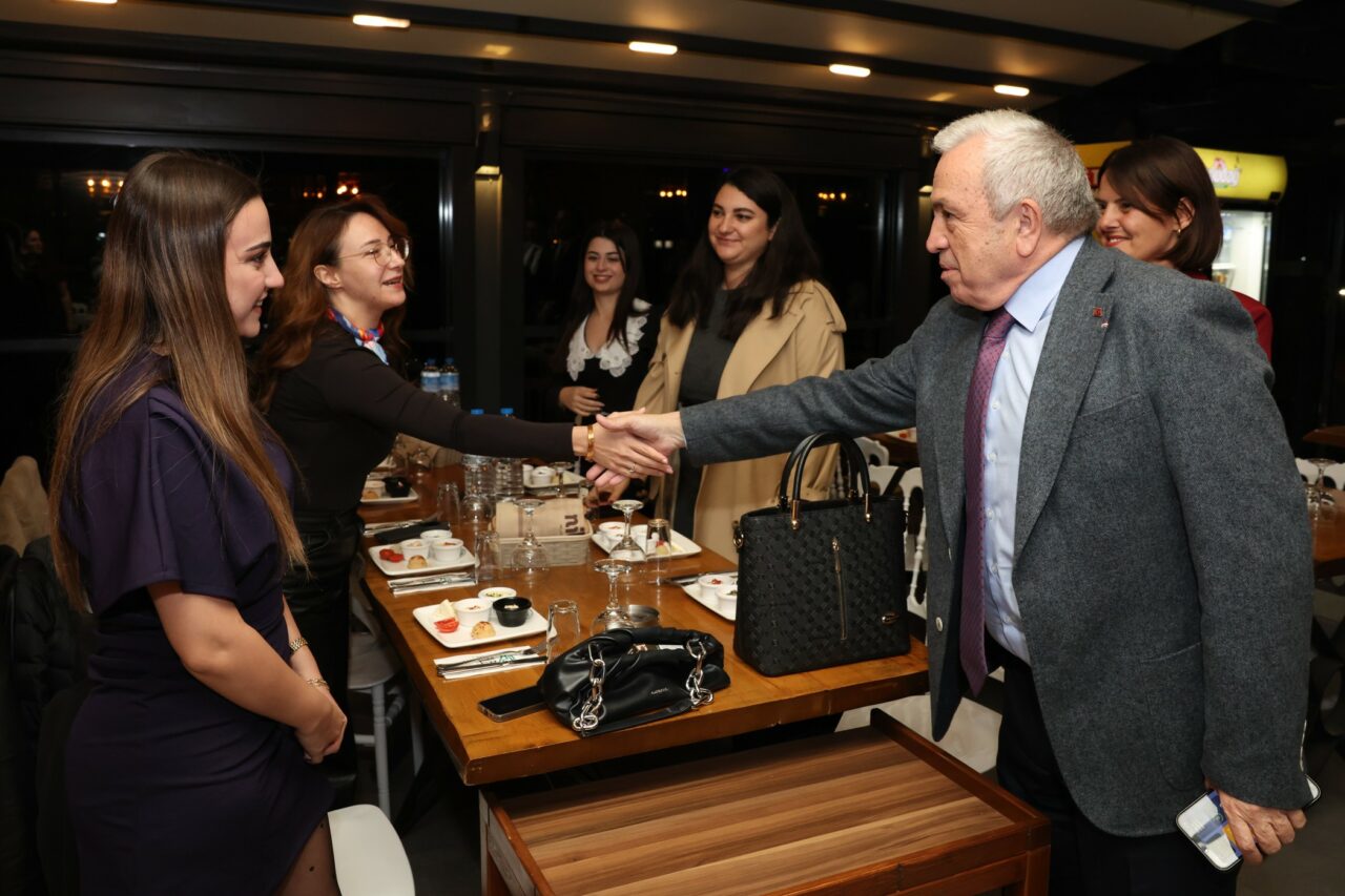 Nilüfer Belediyesi’nden öğretmenlere vefa Nilüfer Belediyesi’nden öğretmenlere vefa