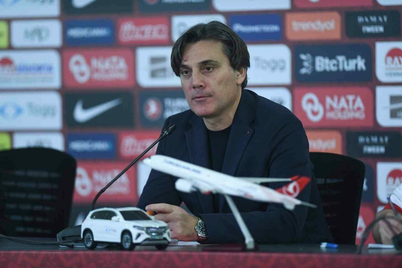 Montella’dan Bursa yorumu: “İnanılmaz bir tutku yaşadık” Montella’dan Bursa yorumu: “İnanılmaz bir tutku yaşadık”