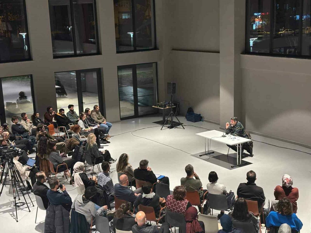 Nilüfer’deki söyleşilerde Erving Goffman’ın etkileşim düzeni kuramı masaya yatırıldı