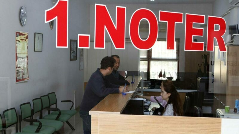 AYM’den milyonları ilgilendiren iptal kararı Anayasa Mahkemesi (AYM), noterlerin tatil gün ve saatlerinde çalışmasını düzenleyen