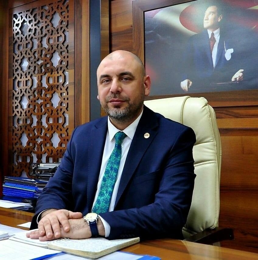 Orhangazi Belediye Başkanı Bekir Aydın hastaneye kaldırıldı Orhangazi Belediye Başkanı Bekir Aydın hastaneye kaldırıldı