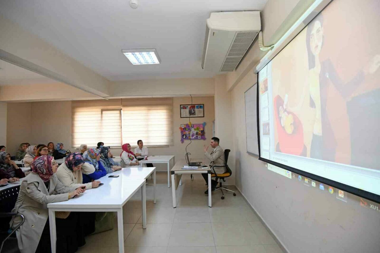 Osmangazi Belediyesi’nden ’Kadın ve Toplum’ başlıklı söyleşi Osmangazi Belediyesi’nden ’Kadın ve Toplum’ başlıklı söyleşi