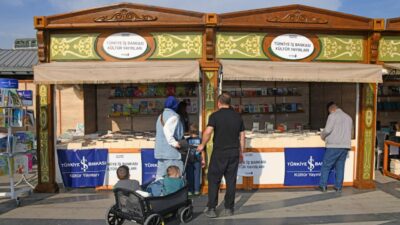 Osmangazi Kitap Fuarı’na edebiyat severlerden yoğun ilgi