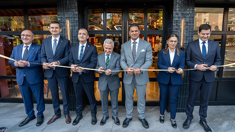 Orange City Balat’ta aynı anda dört hizmet noktası açıldı!