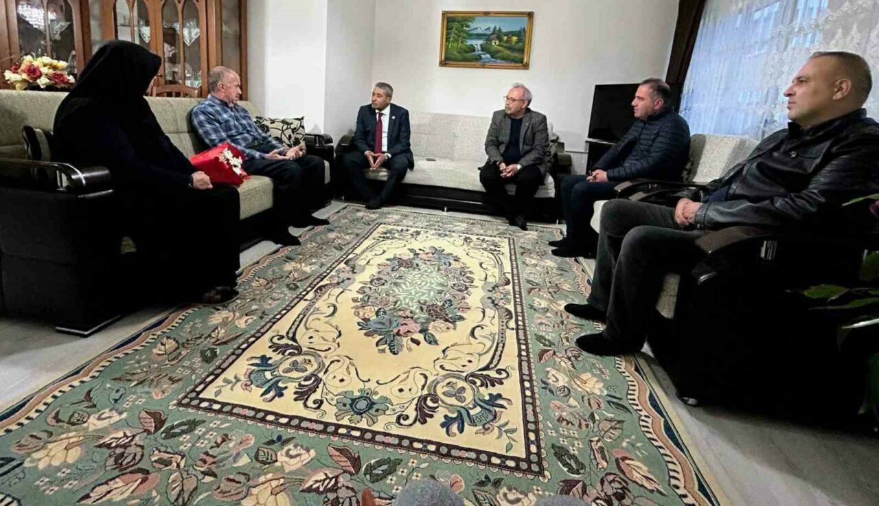 Şehit Serdar Uslu’nun öğretmen babasına anlamlı ziyaret
