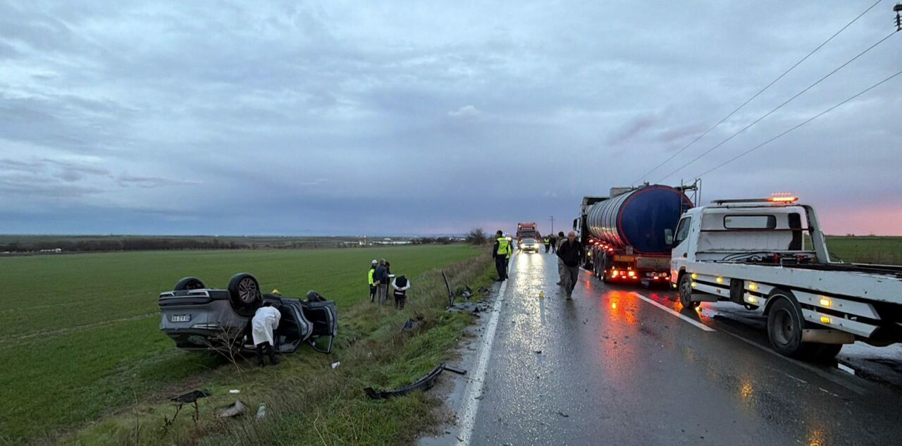 Tankerle otomobil çarpıştı: 1 ölü, 1 yaralı