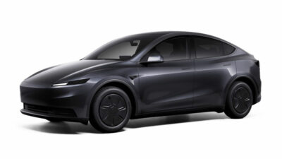 Meraklıları bekliyordu: Tesla fiyatını açıkladı