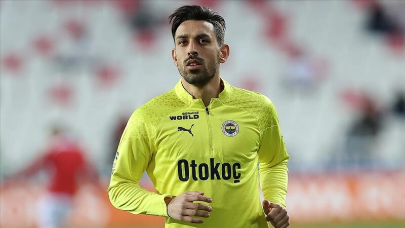 Fenerbahçe’de kadro dışı olan İrfan Can Kahveci’nin takımdaki geleceğiyle