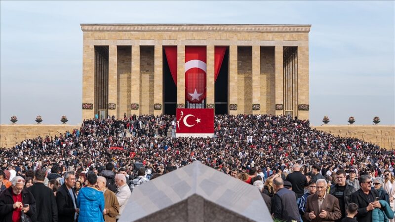 Türkiye Cumhuriyeti'nin kurucusu Büyük Önder Gazi Mustafa Kemal Atatürk'ün ebedi