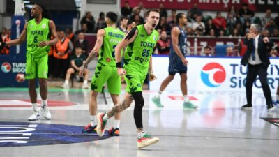 TOFAŞ, Anadolu Efes’i devirdi TOFAŞ, Anadolu Efes’i devirdi