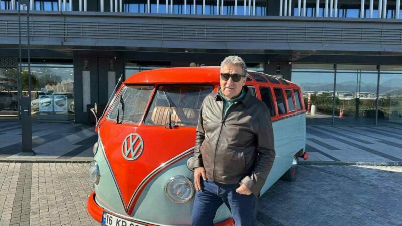 Türkiye’de tek, o da Bursa’da! Tam 21 camlı… Türkiye’de tek olduğu belirtilen 1966 model 21 camlı Volkswagen Samba’yı 40