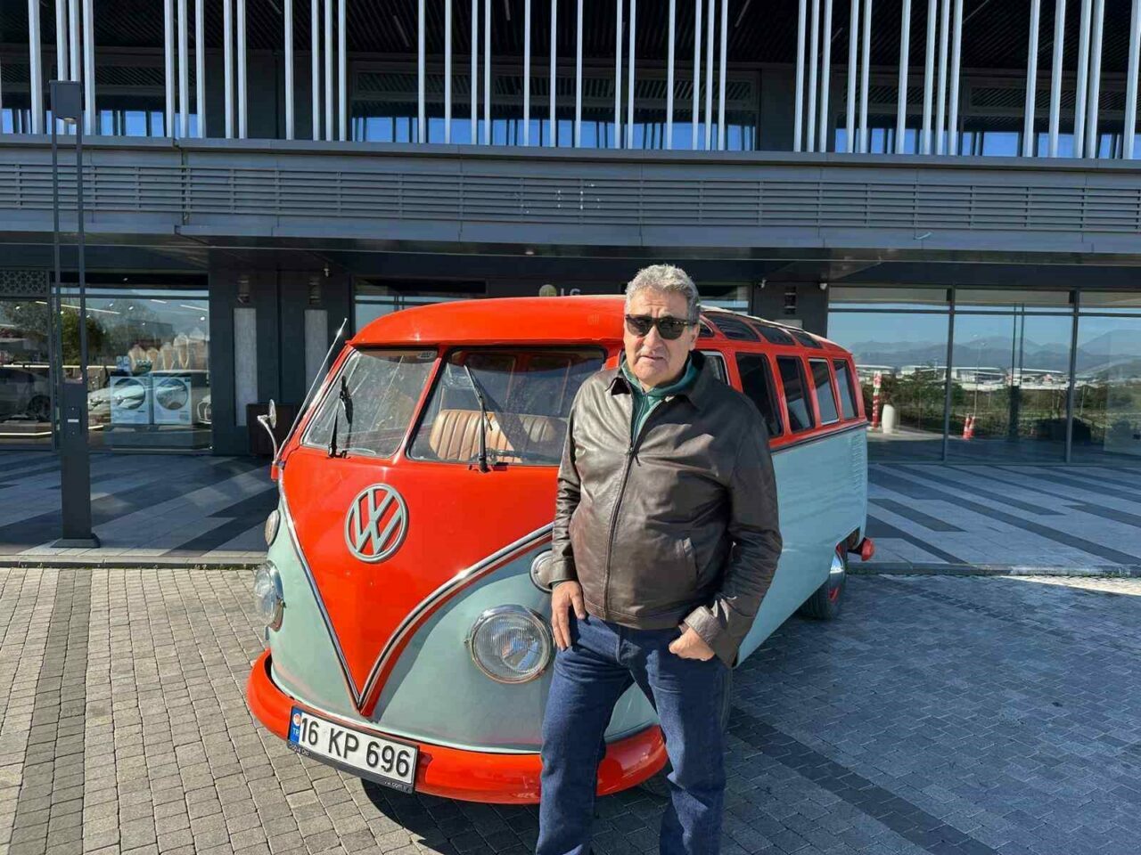 Türkiye’de tek, o da Bursa’da! Tam 21 camlı… Türkiye’de tek, o da Bursa’da! Tam 21 camlı…