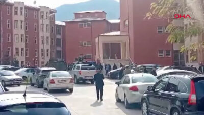 Üniversitede rehine krizi! Okulun çevresi kapatıldı, polis olay yerinde