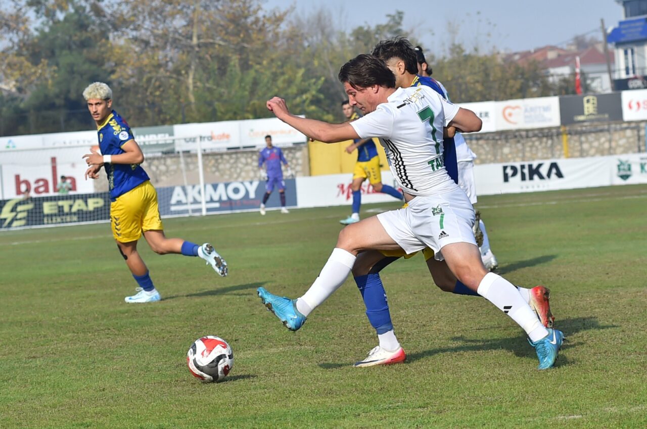 3. Lig’deki Bursa temsilcisi uzatmada yıkıldı 3. Lig’deki Bursa temsilcisi uzatmada yıkıldı