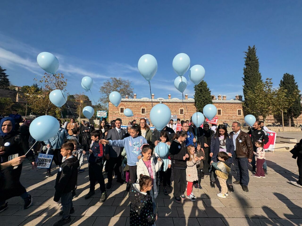 Bursa’da diyabet farkındalığı: Vatandaşlara ücretsiz şeker ölçümü Bursa’da diyabet farkındalığı: Vatandaşlara ücretsiz şeker ölçümü