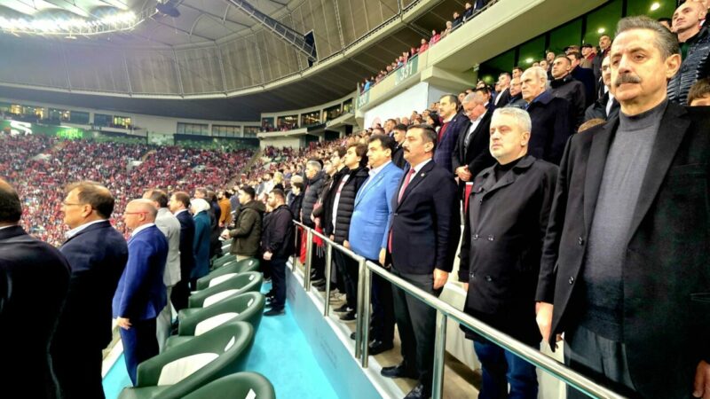 İYİ Parti Bursa Milletvekili Selçuk Türkoğlu, Bursa’da oynanan Türkiye-Bulgaristan Millî