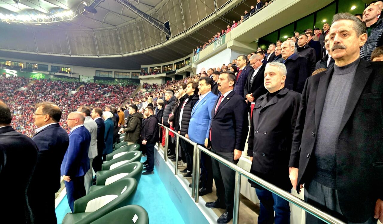 Bursa’daki Milli maçta yaşanan bilet krizi Meclis’e taşındı Bursa’daki Milli maçta yaşanan bilet krizi Meclis’e taşındı