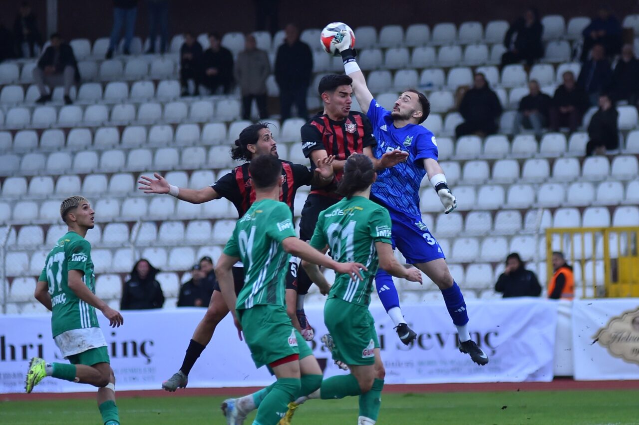 3.Lig’deki Bursa ekibi evinde fırsat tepti!