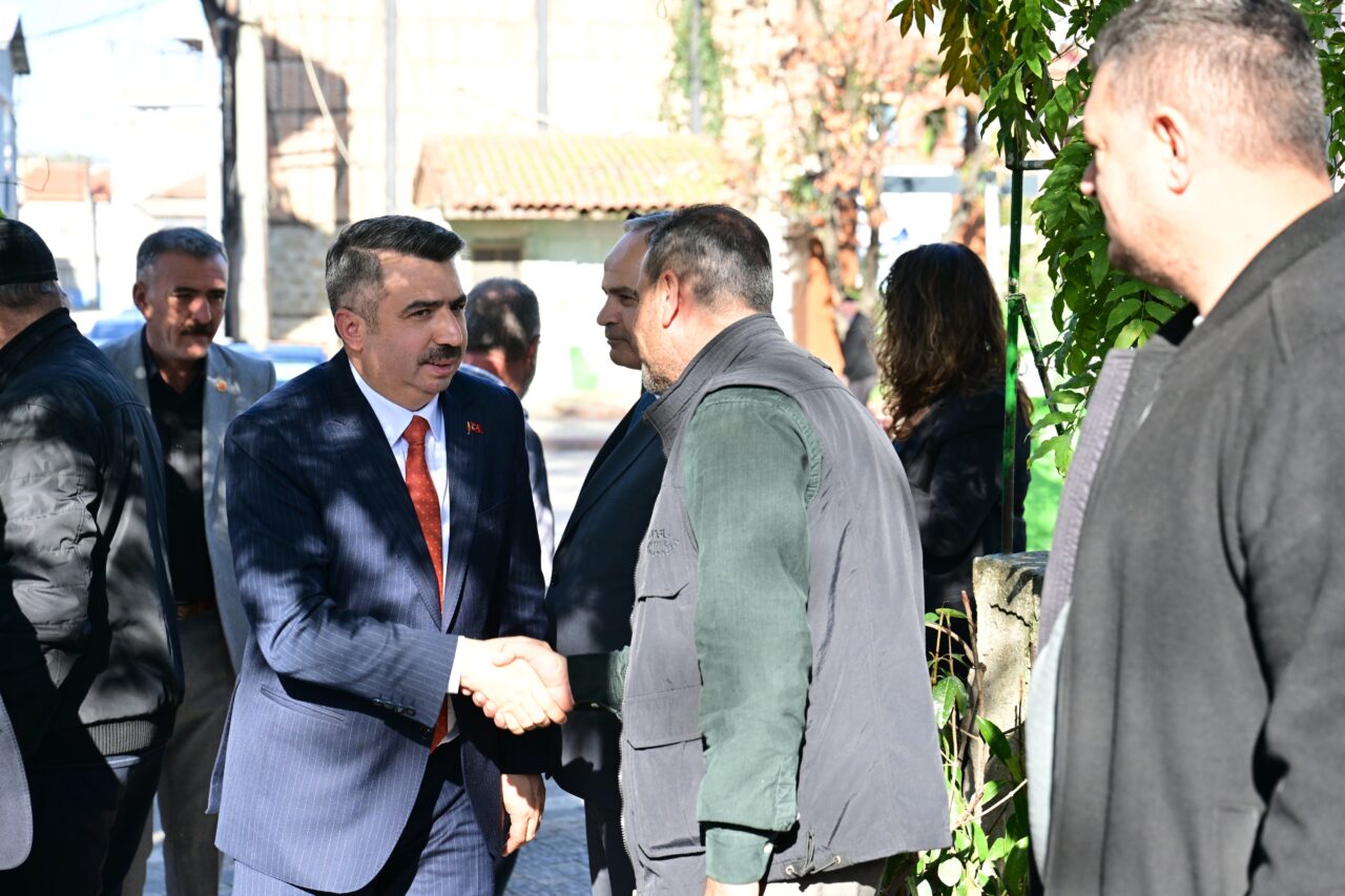 Bursa’da Başkan Yılmaz’dan sorunlara yerinde çözüm Bursa’da Başkan Yılmaz’dan sorunlara yerinde çözüm