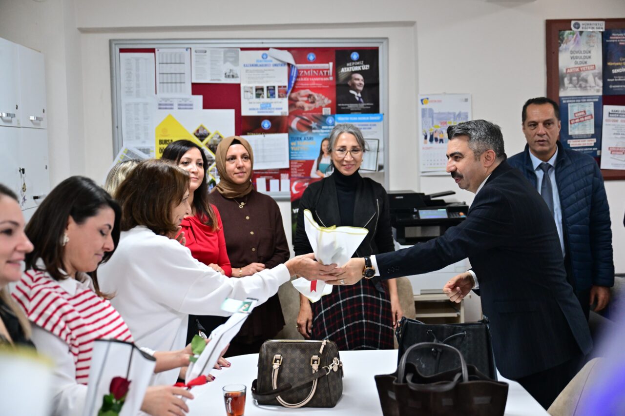 Başkan Oktay Yılmaz: Öğretmenler bizim kahramanımızdır Başkan Oktay Yılmaz: Öğretmenler bizim kahramanımızdır