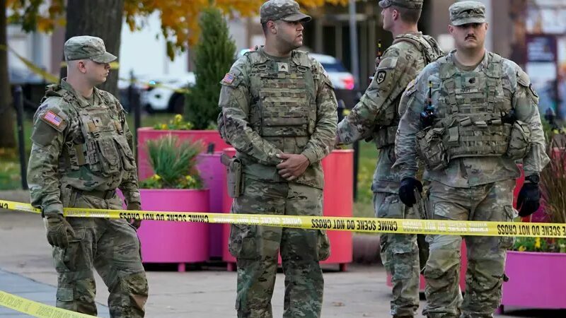 ABD’de 2 ulusal muhafız vuruldu ABD'nin başkenti Washington'da 2 Ulusal Muhafız vuruldu. ABD Başkanı Donald