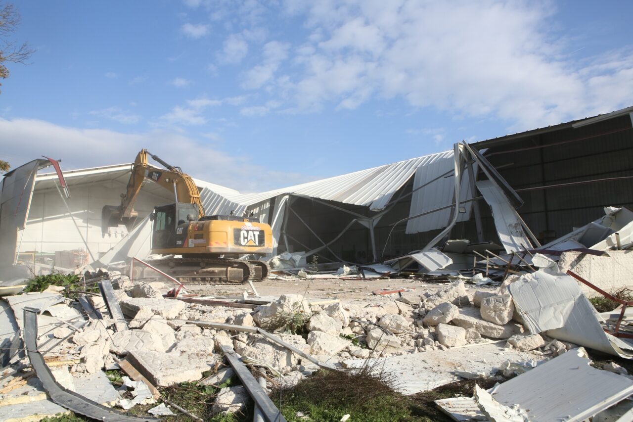 Bursa’nın 3 mahallesindeki kaçak fabrikalara yıkım Bursa’nın 3 mahallesindeki kaçak fabrikalara yıkım