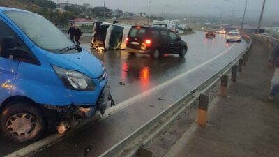 Zincirleme trafik kazası: 9 araç birbirine girdi