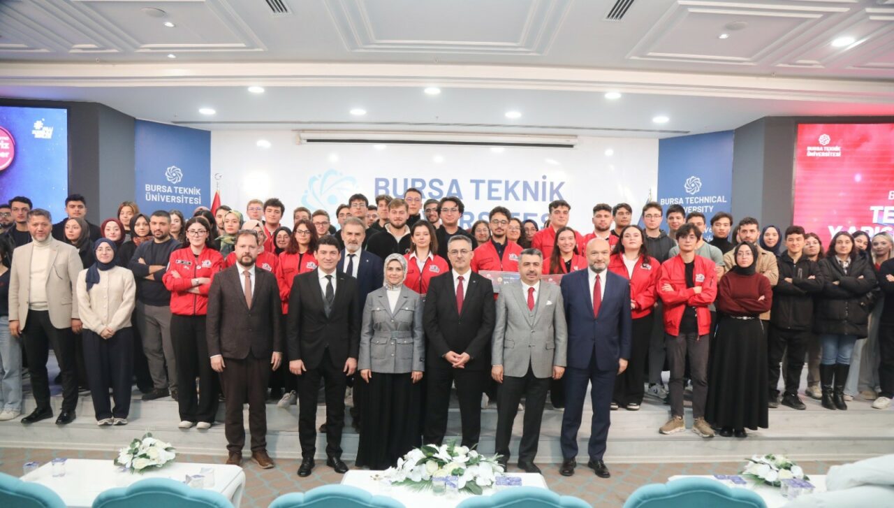Bursa Teknik Üniversitesi’nde ‘5 Dakikada TEKNOFEST’ Bursa Teknik Üniversitesi’nde ‘5 Dakikada TEKNOFEST’